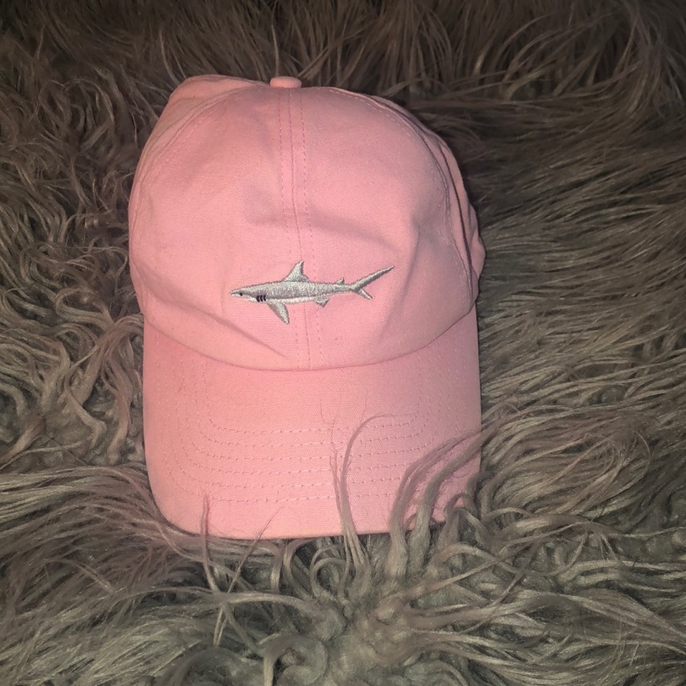 🚨 FREE w/ 2+ BUNDLE 🤗 PINK💕 🦈 HAT 🚨